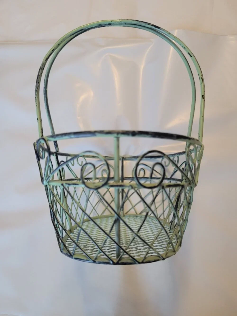 Green Rustic Metal Wire Basket
